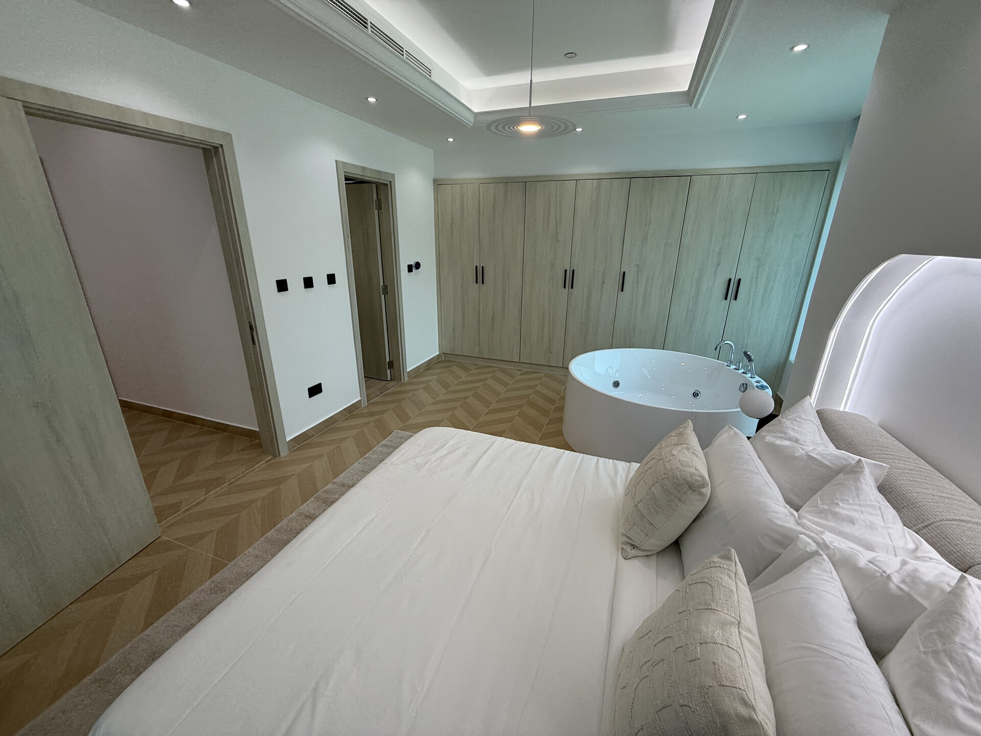 2 Bed in Orra Building, Marina - Image 12