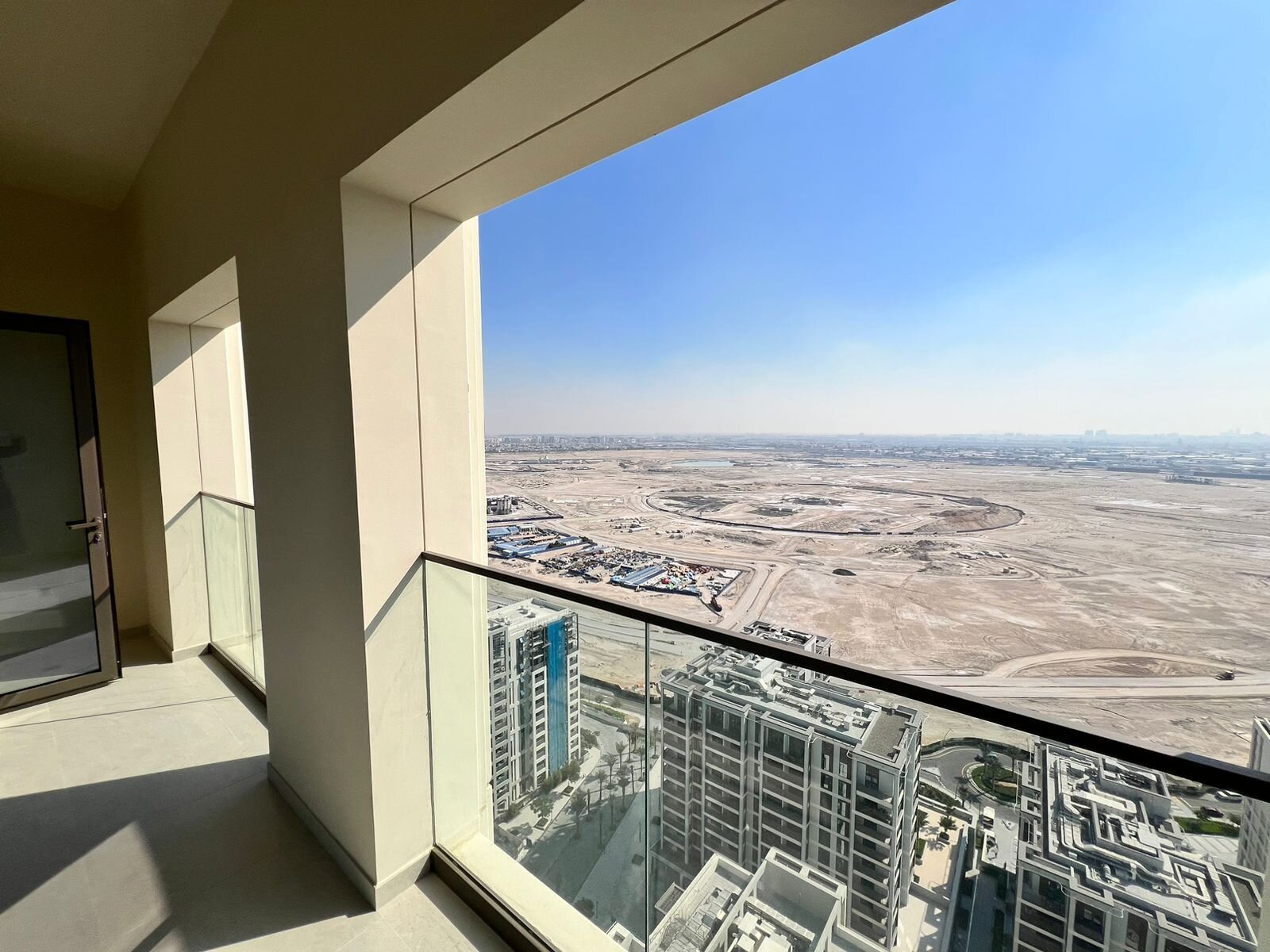 2 Bed in Vida Creek  Beach, Creek Harbour - Image 2