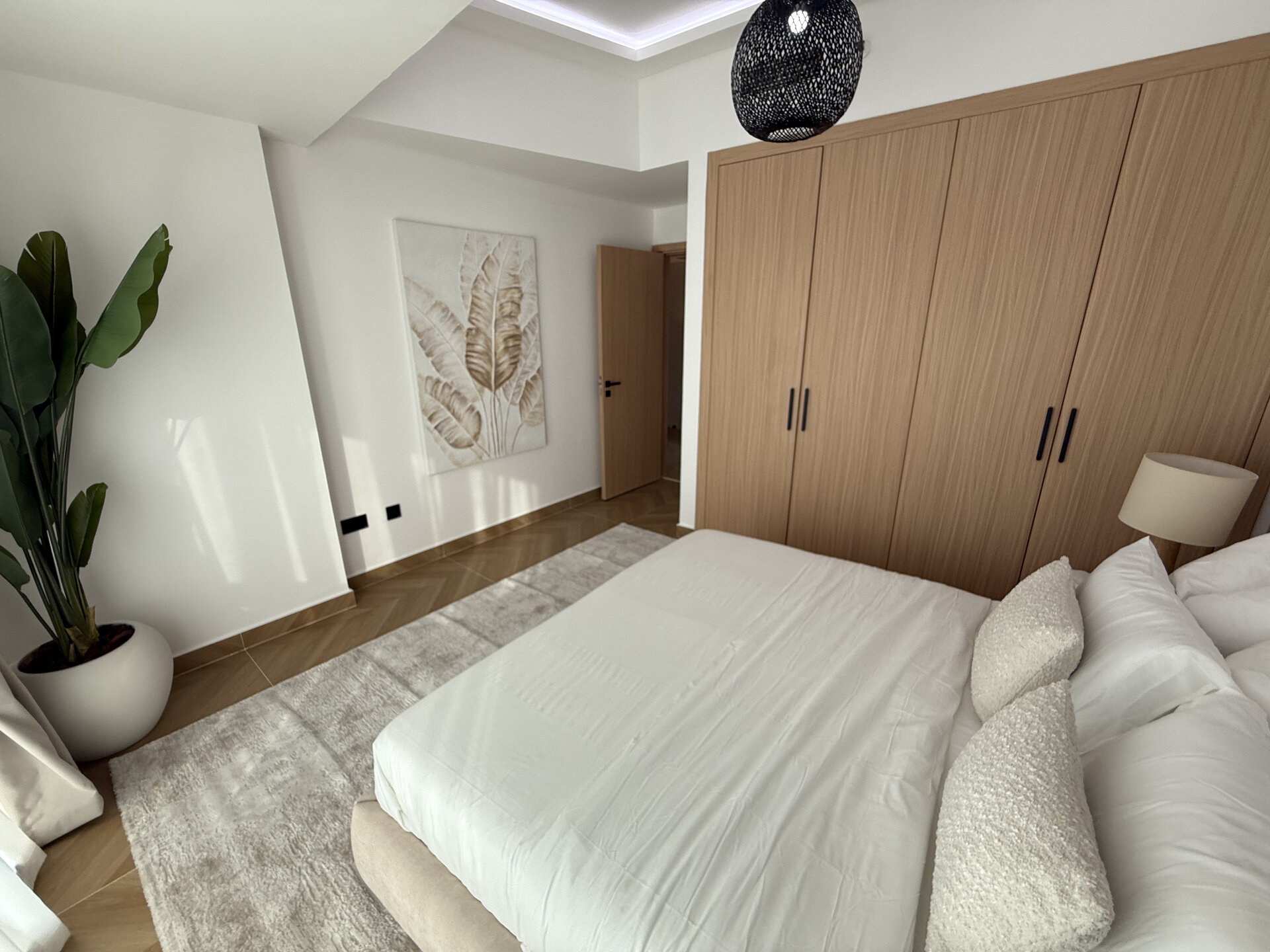 3 Bed in Dorra Bay, Marina - Image 11