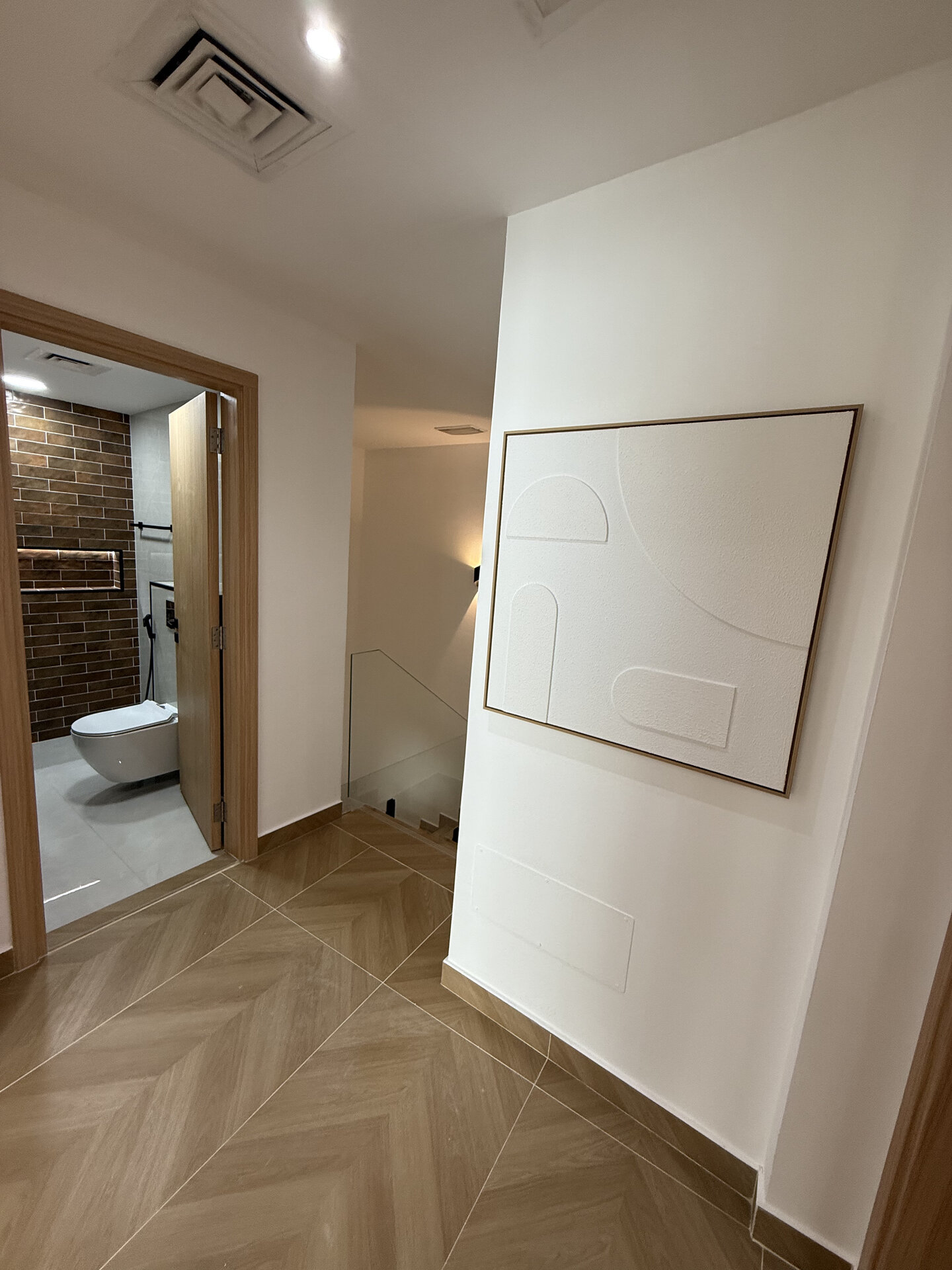 3 Bed in Dorra Bay, Marina - Image 12