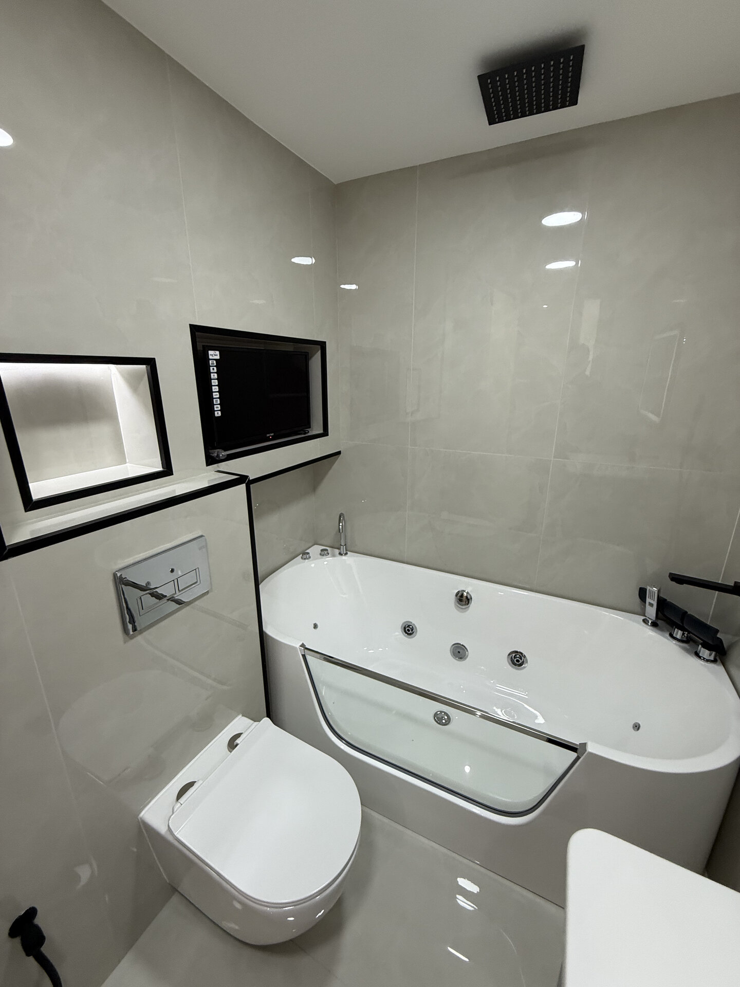 3 Bed in Dorra Bay, Marina - Image 14