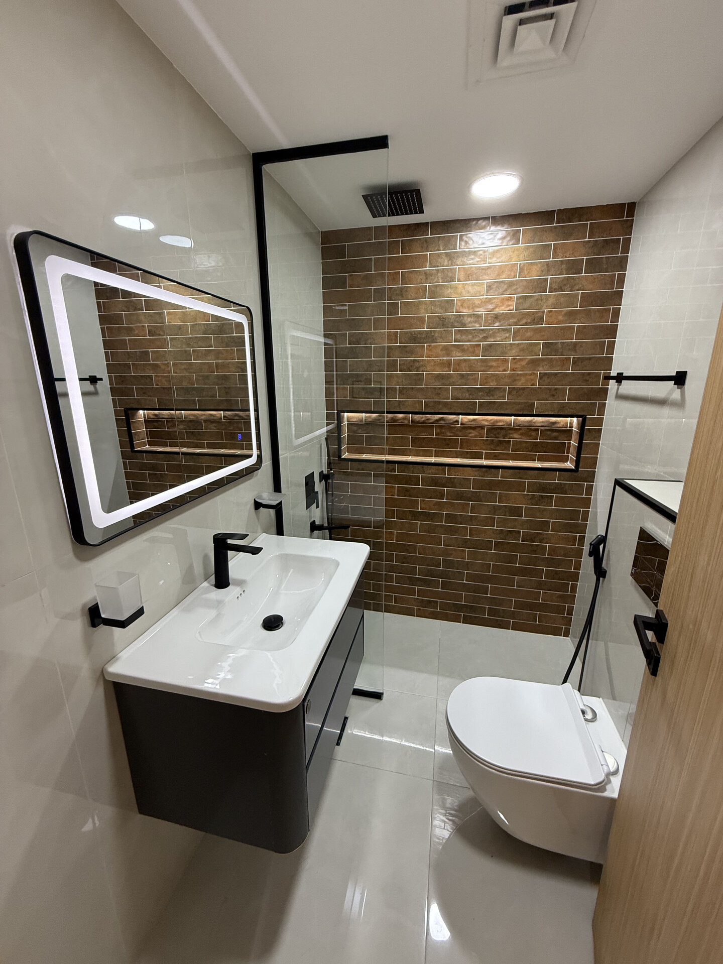 3 Bed in Dorra Bay, Marina - Image 9