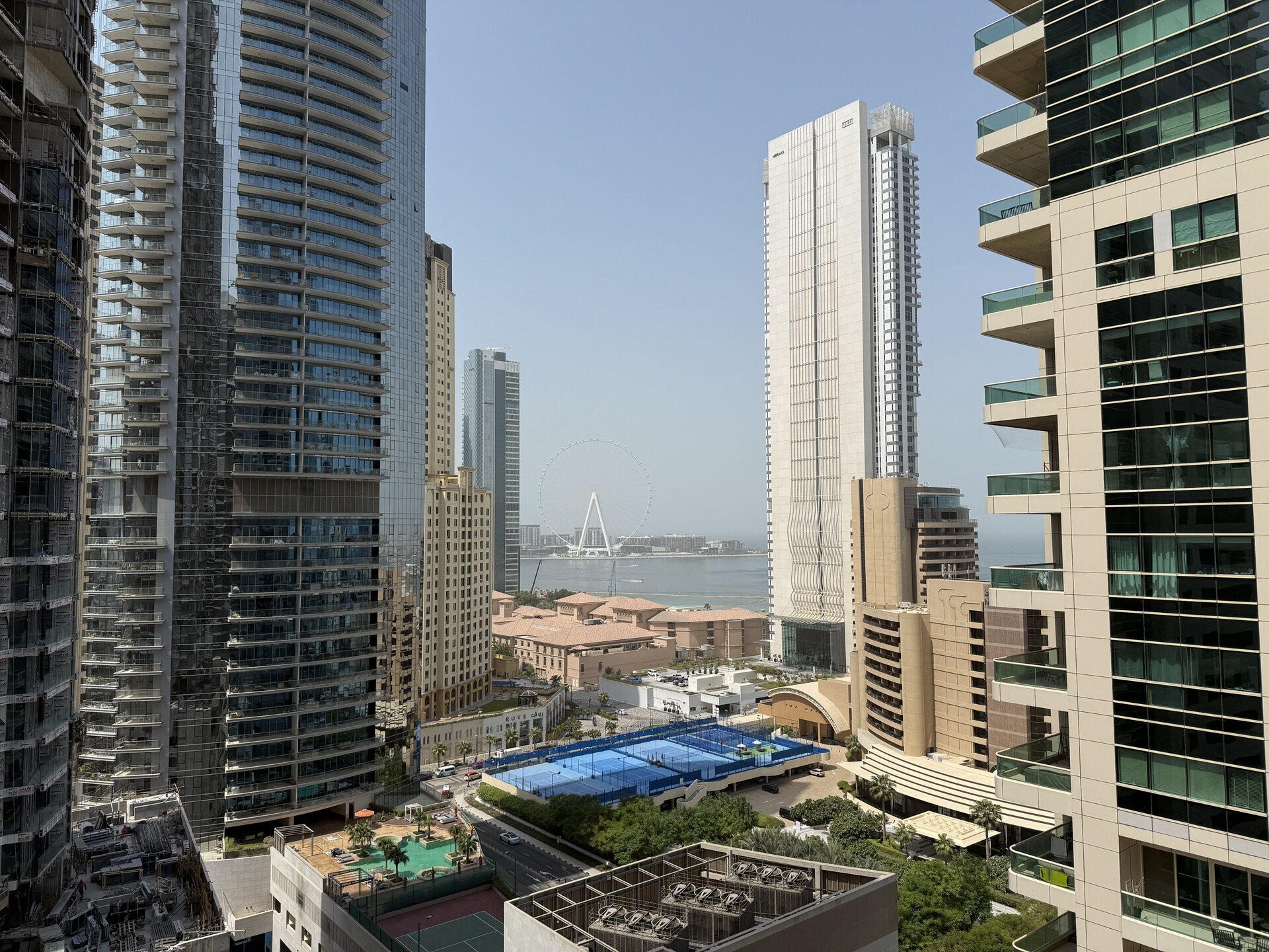 3 Bed in Skyview  Tower, Marina