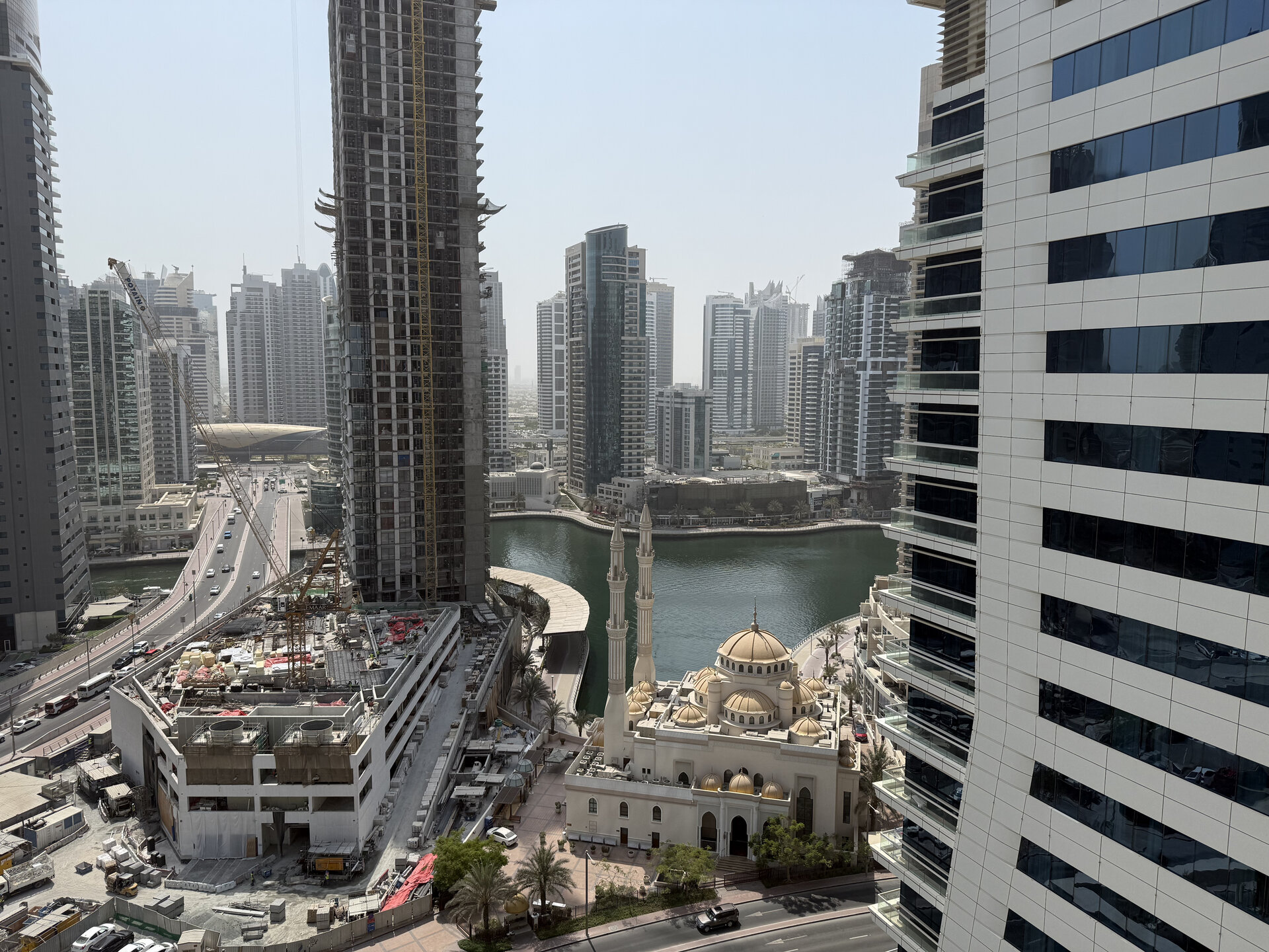 3 Bed in Skyview  Tower, Marina - Image 2