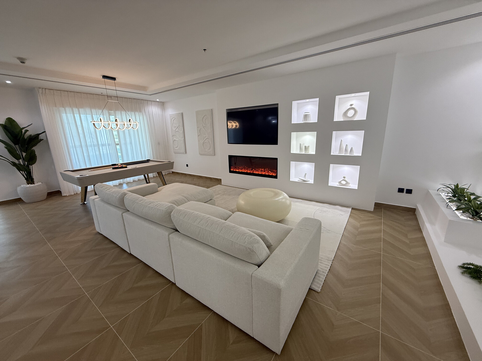 4 Bed in Elite Residence, Marina - Image 2