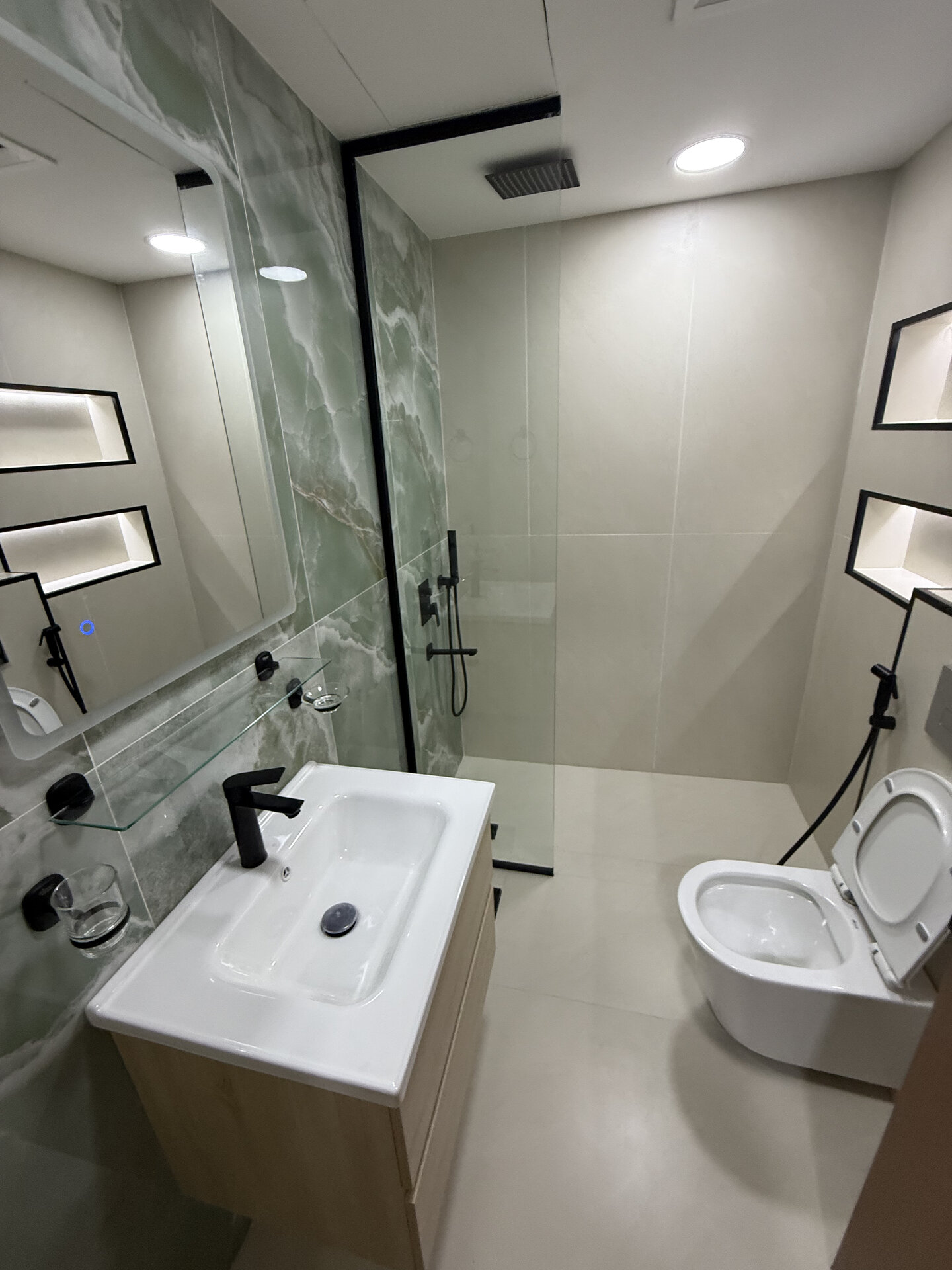 4 Bed in Elite Residence, Marina - Image 14