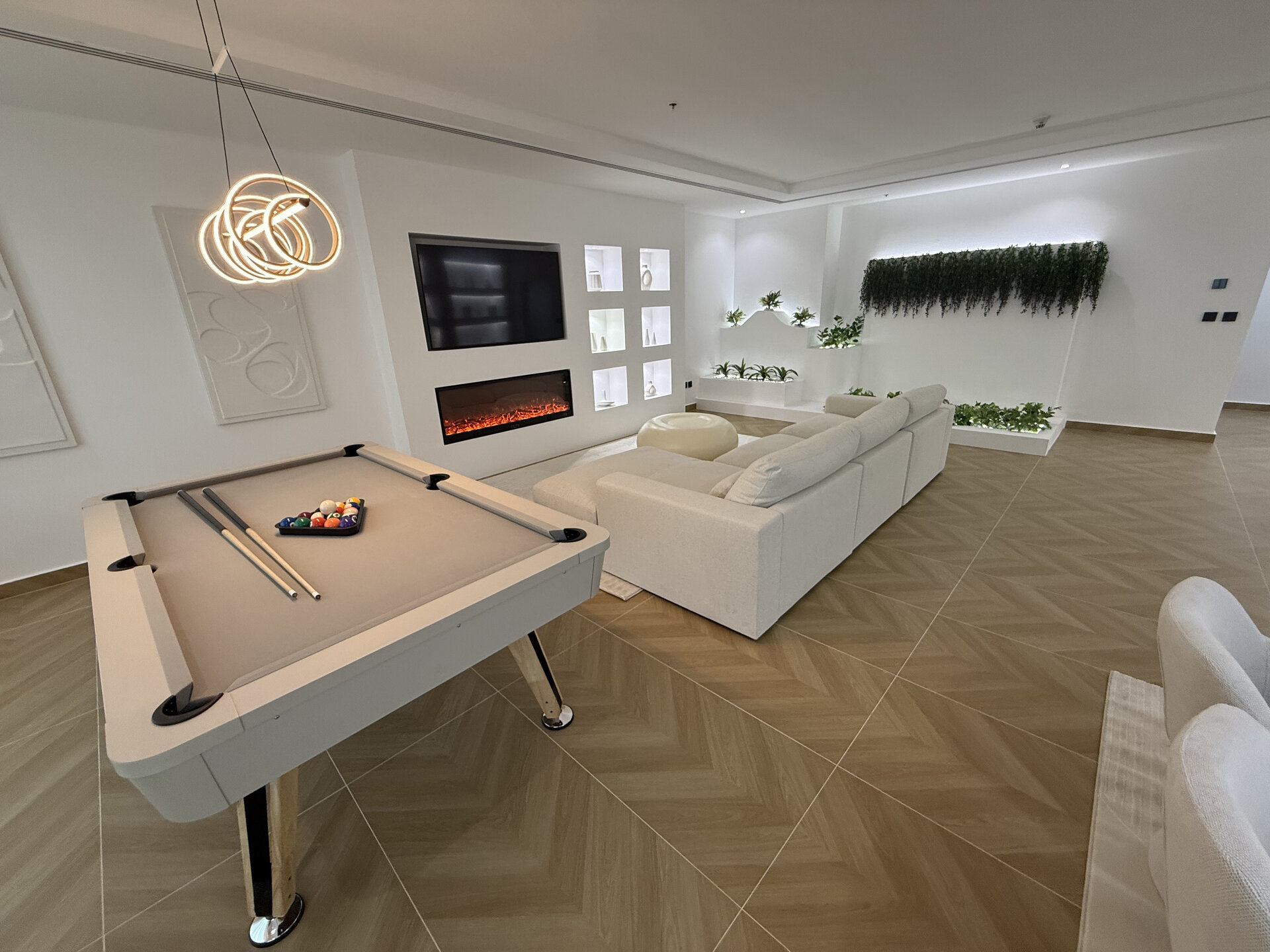 4 Bed in Elite Residence, Marina - Image 7